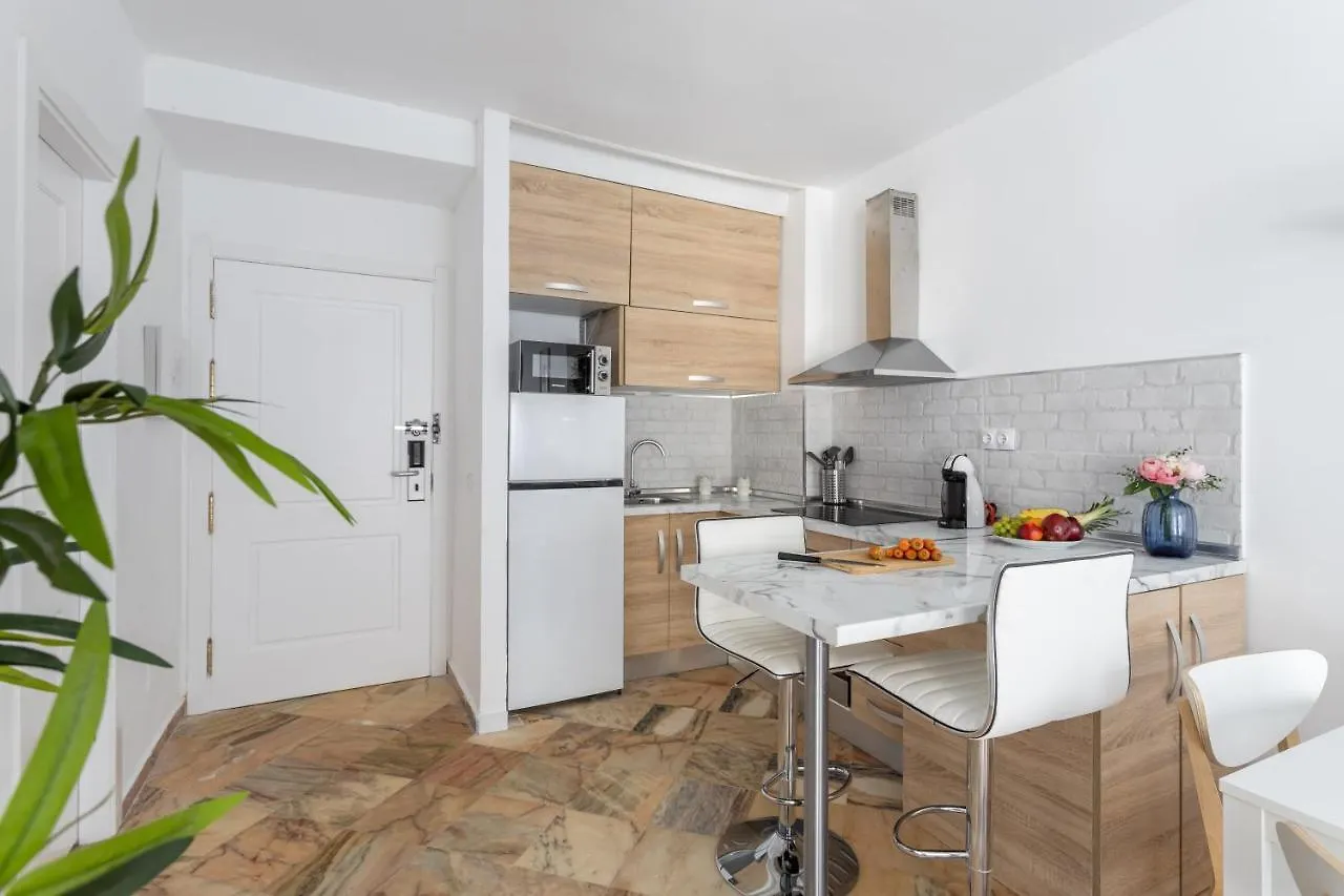 Apartment Oleholidays 305 Romana Playa Primera Linea Playa Marbella Spain